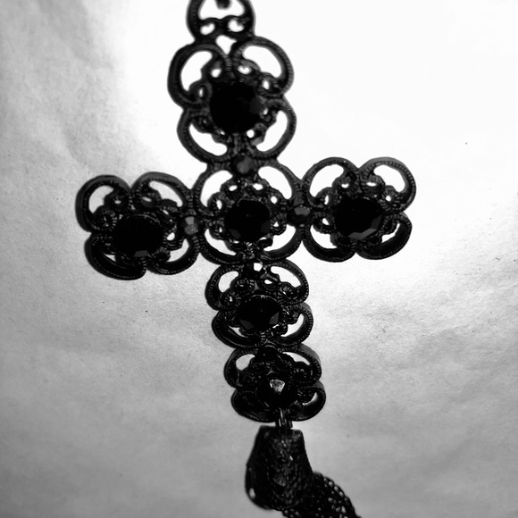 Black Stone Cross Necklace - Picture 10 of 10